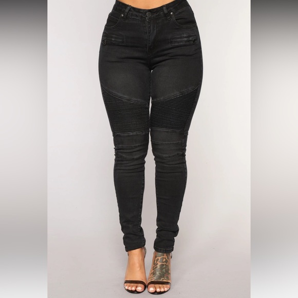 NWT- Fashion Nova- Black Moto Skinny Jeans-Size 5 - Picture 1 of 13